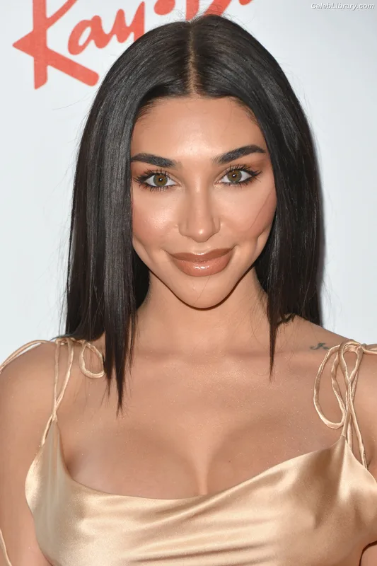 Chantel Jeffries photo 13 of 1942