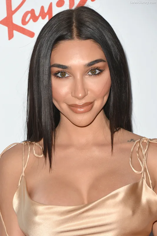 Chantel Jeffries photo 15 of 1942