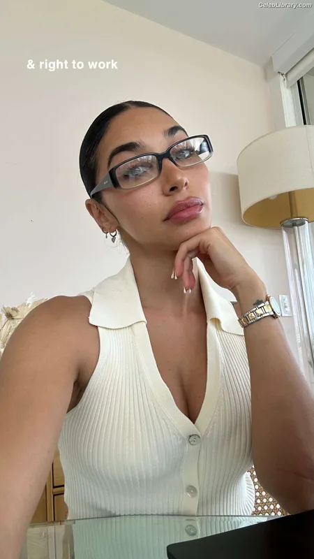 Chantel Jeffries photo 1 of 1942