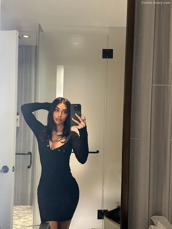 Chantel Jeffries photo 7 of 1942