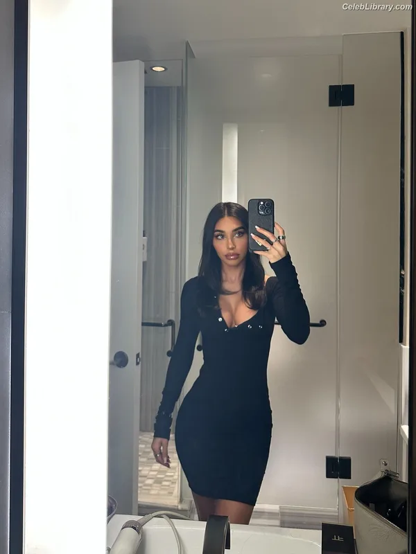 Chantel Jeffries photo 1 of 1942