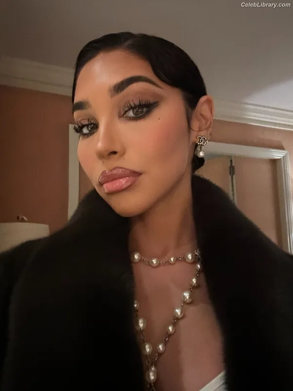 Chantel Jeffries photo 3 of 1942