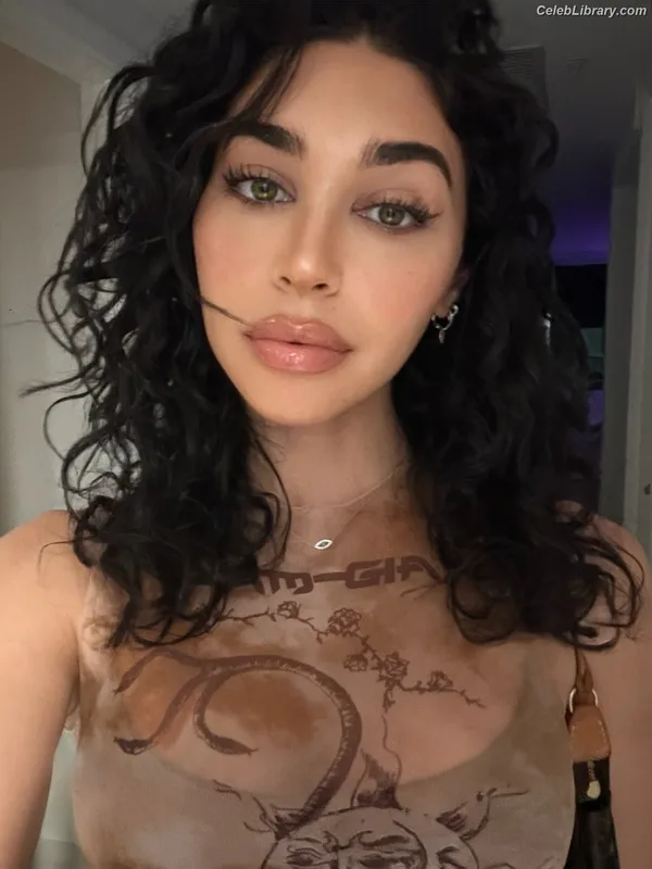 Chantel Jeffries photo 4 of 1942