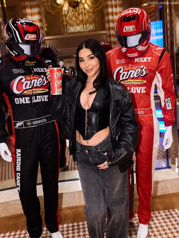 Chantel Jeffries photo 8 of 1942