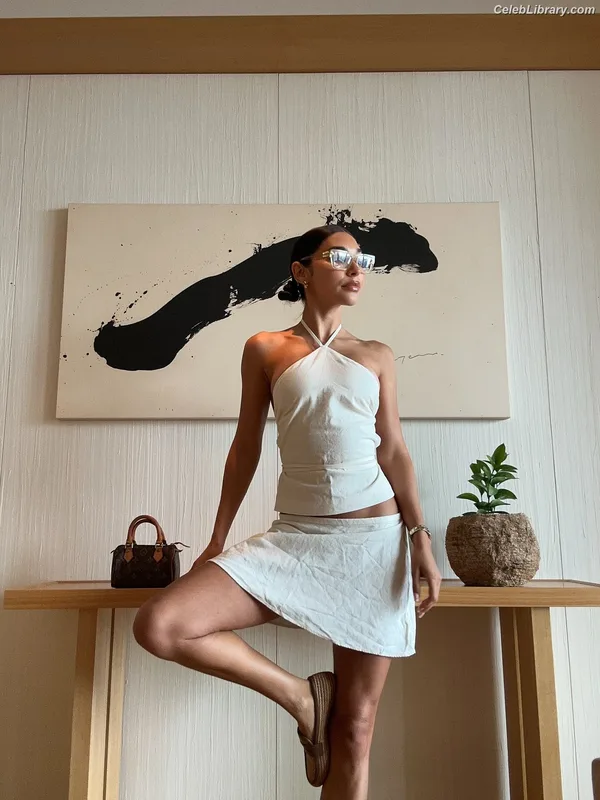 Chantel Jeffries photo 13 of 1942