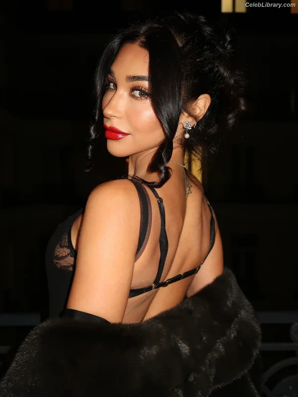 Chantel Jeffries photo 19 of 1942