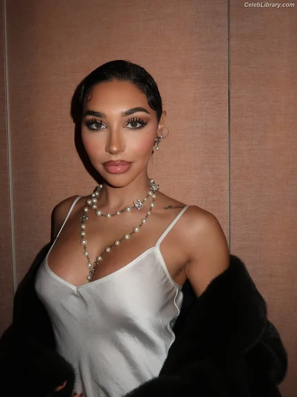 Chantel Jeffries photo 9 of 1942