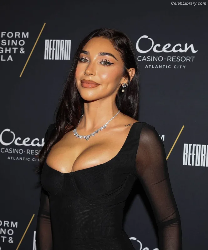 Chantel Jeffries photo 12 of 1942