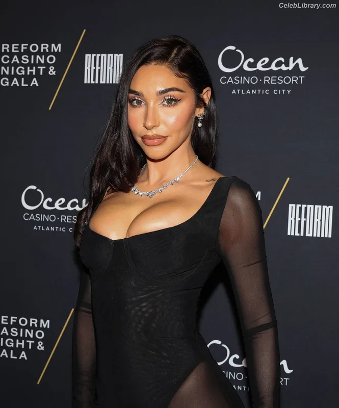 Chantel Jeffries photo 13 of 1942