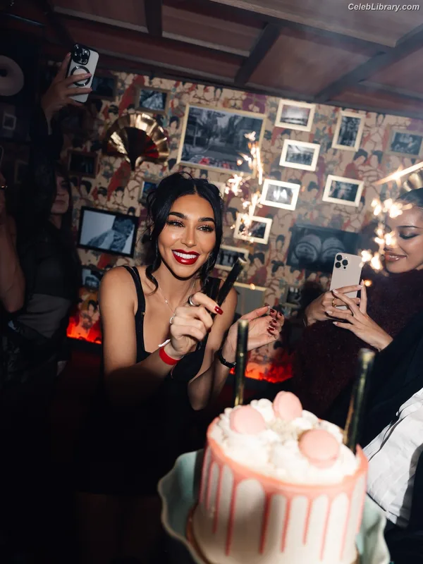 Chantel Jeffries photo 16 of 1942