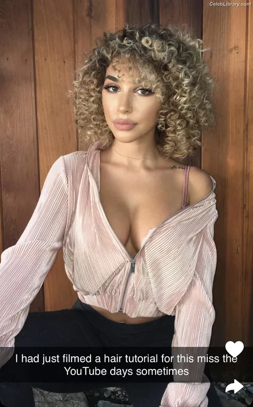 Chantel Jeffries photo 10 of 1942