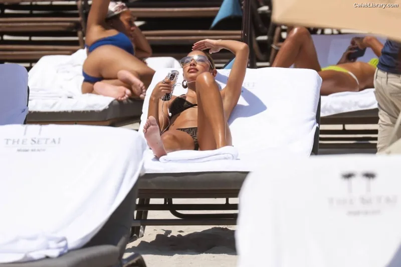 Chantel Jeffries photo 12 of 1942