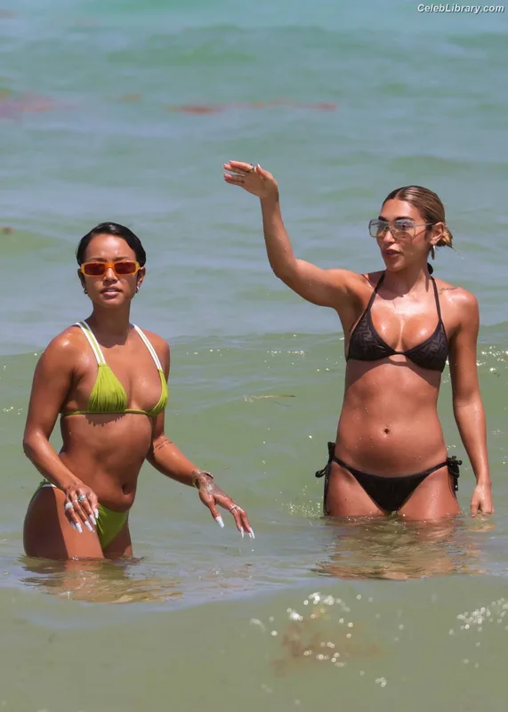 Chantel Jeffries photo 13 of 1942