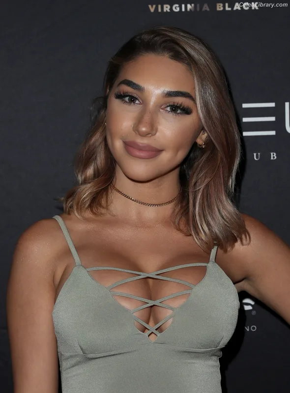 Chantel Jeffries photo 4 of 1942