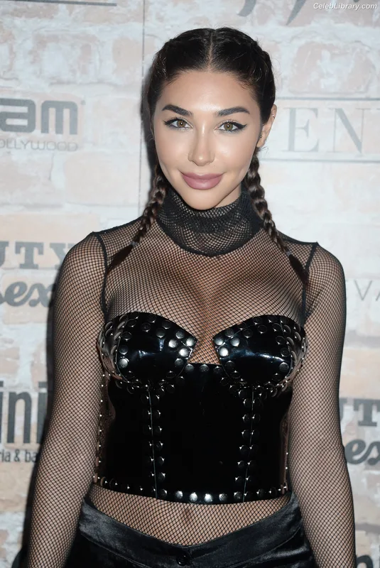 Chantel Jeffries photo 11 of 1942
