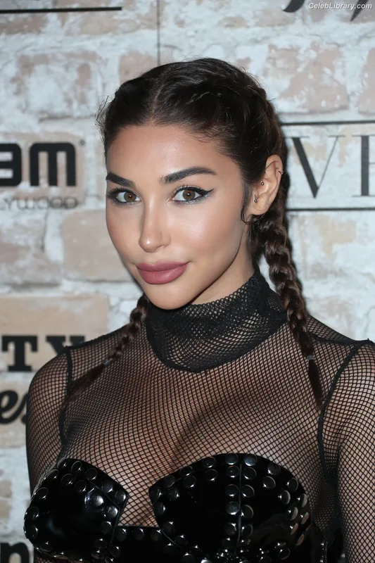 Chantel Jeffries photo 18 of 1942