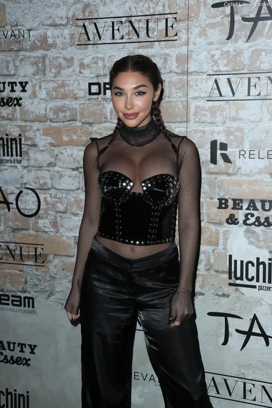 Chantel Jeffries photo 5 of 1942