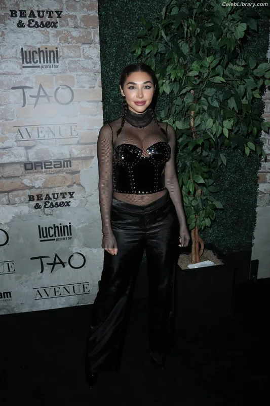 Chantel Jeffries photo 6 of 1942