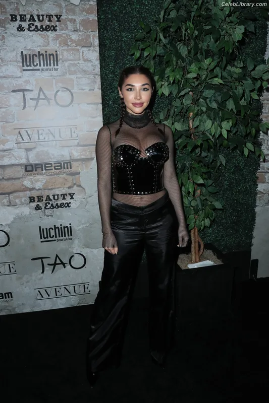 Chantel Jeffries photo 7 of 1942