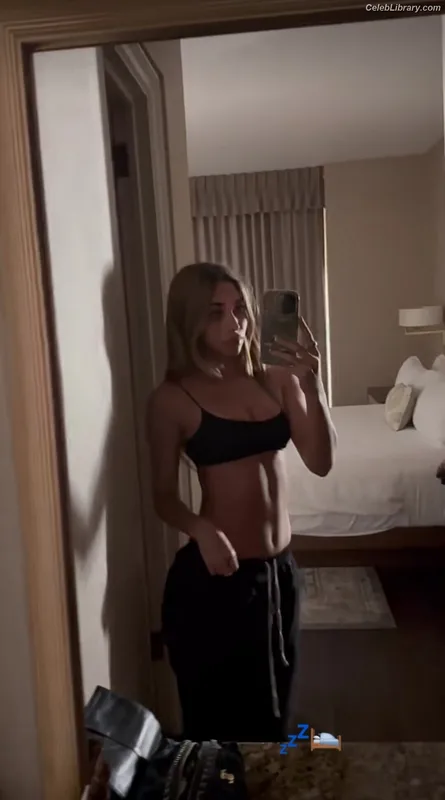 Chantel Jeffries photo 13 of 1942