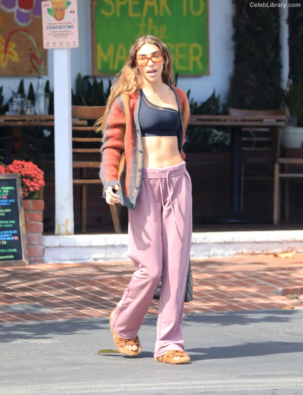 Chantel Jeffries photo 20 of 1942