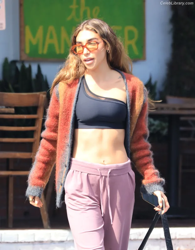 Chantel Jeffries photo 21 of 1942