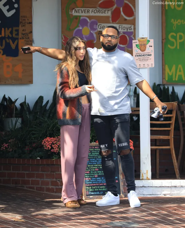 Chantel Jeffries photo 6 of 1942