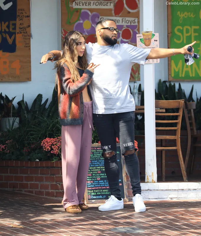 Chantel Jeffries photo 7 of 1942