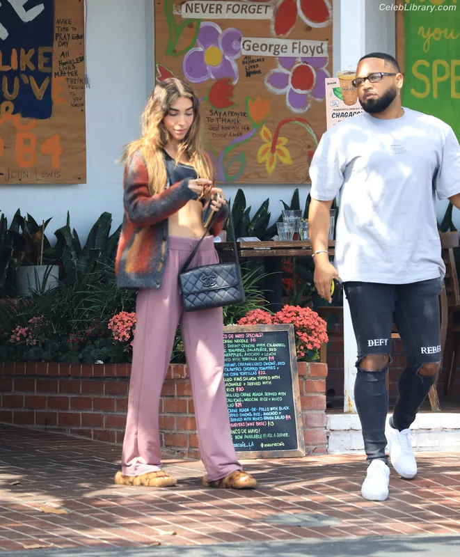 Chantel Jeffries photo 10 of 1942