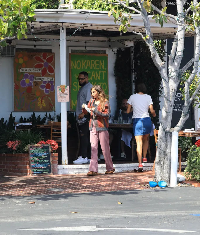 Chantel Jeffries photo 13 of 1942