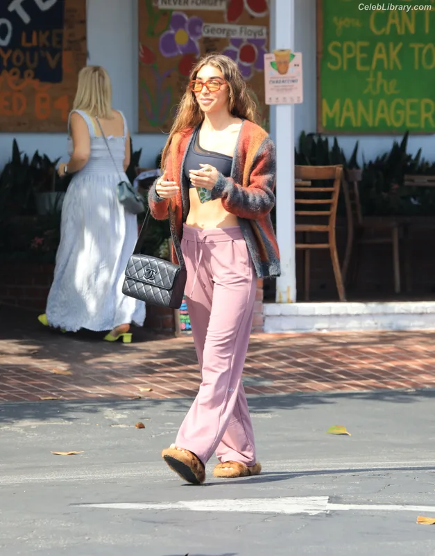 Chantel Jeffries photo 18 of 1942