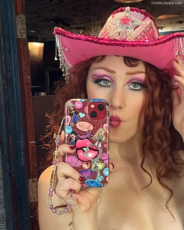 Chappell Roan photo 20 of 998