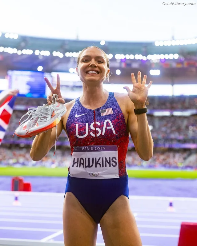 Chari Hawkins photo 3 of 71