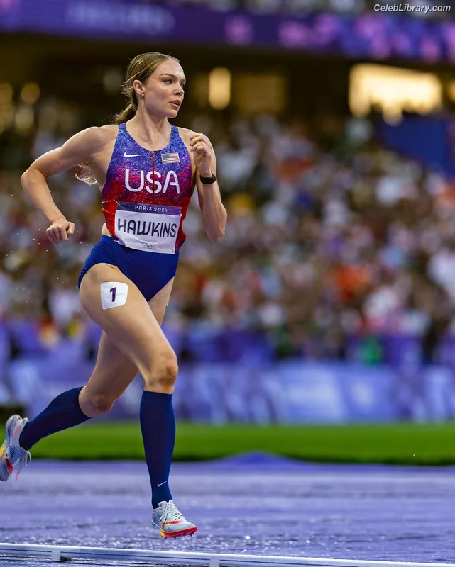 Chari Hawkins photo 7 of 71