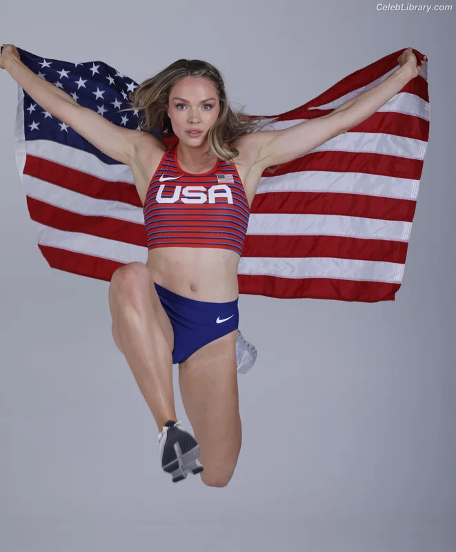 Chari Hawkins photo 10 of 71