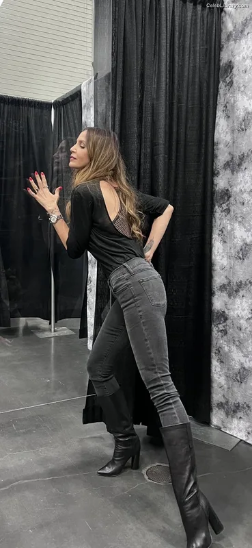 Charisma Carpenter photo 17 of 172