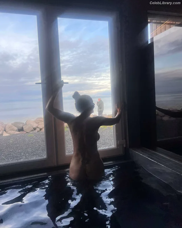 Charisma Carpenter photo 8 of 172