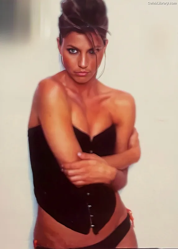 Charisma Carpenter photo 21 of 172