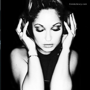 Charissa Saverio photo 4 of 55