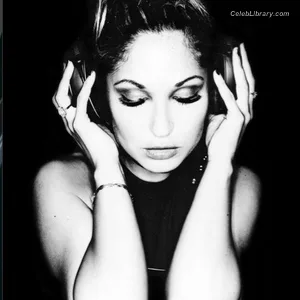 Charissa Saverio photo 4 of 55