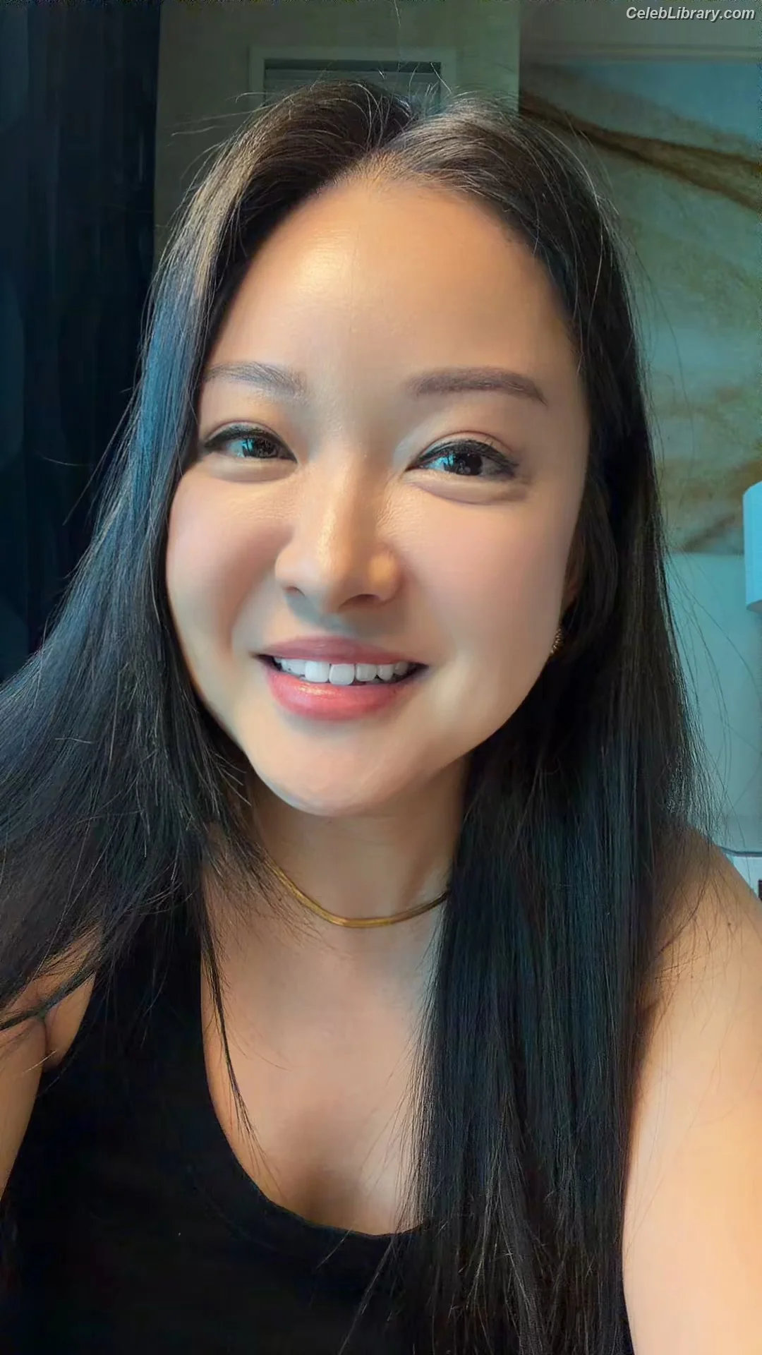 Charlet Chung photo 11 of 48
