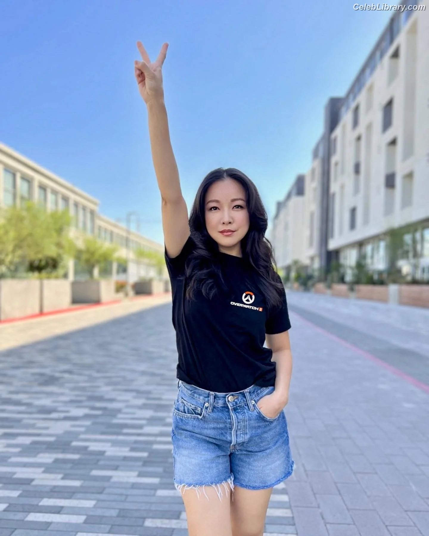 Charlet Chung photo 20 of 48