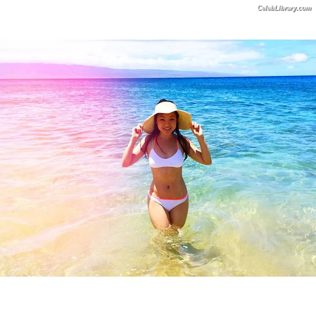 Charlet Chung photo 2 of 49