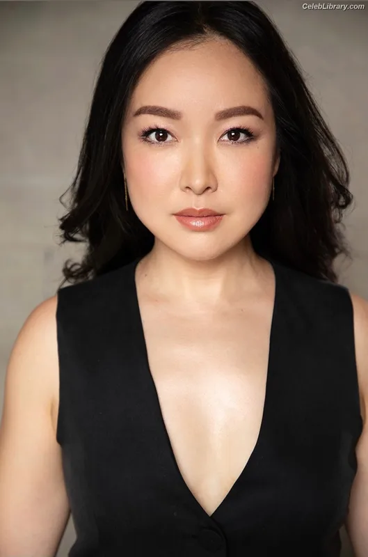 Charlet Chung photo 15 of 49