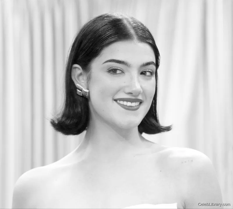 Charli Damelio photo 16 of 3196