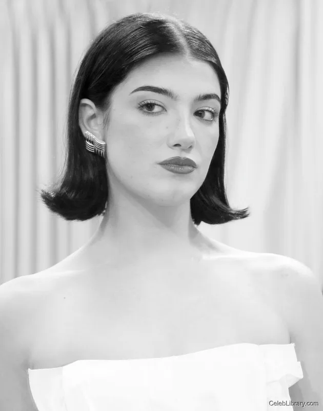Charli Damelio photo 18 of 3196