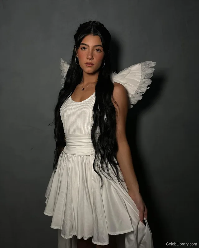 Charli Damelio photo 6 of 3196