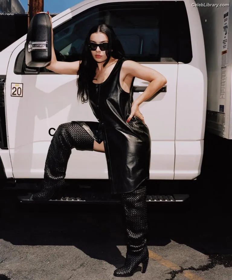 Charli XCX photo 23 of 2648