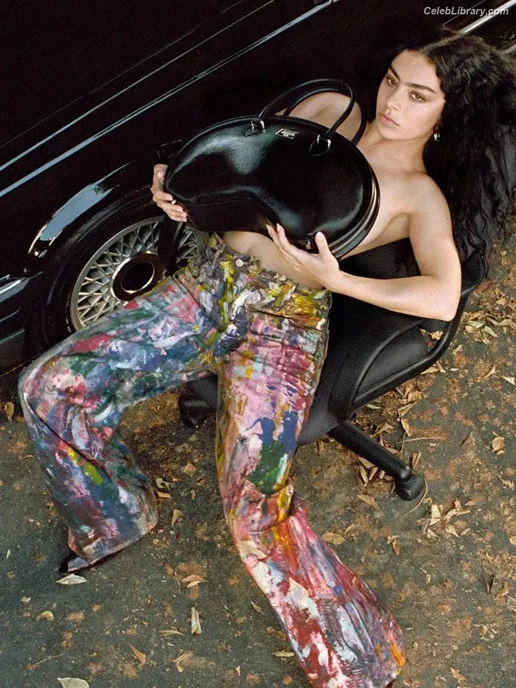 Charli XCX photo 16 of 2648