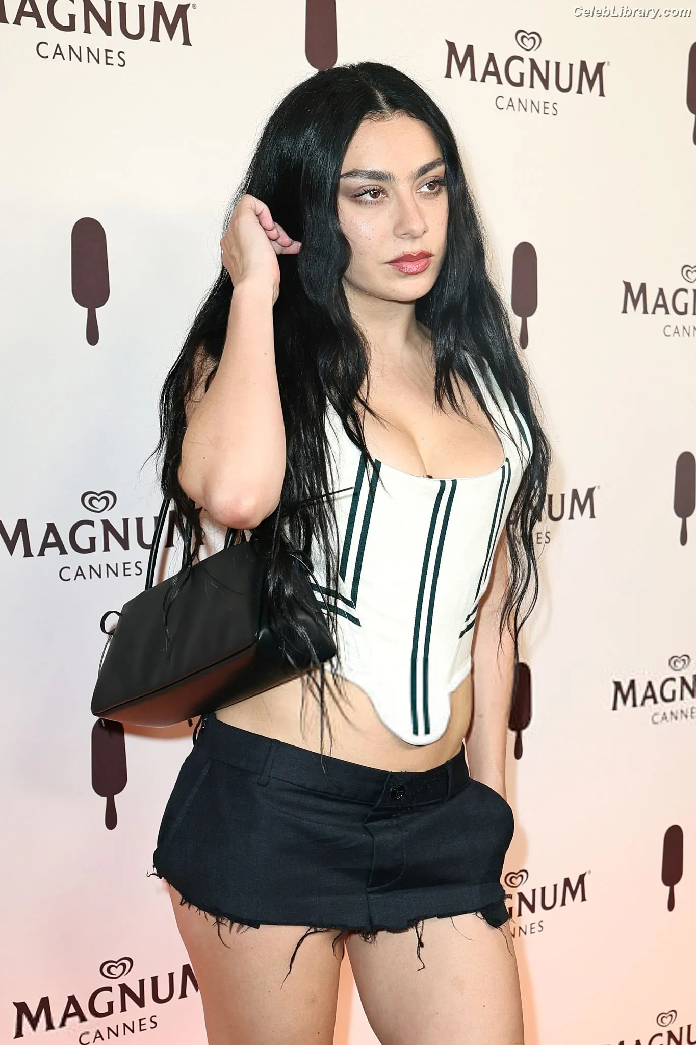 Charli XCX photo 18 of 2648